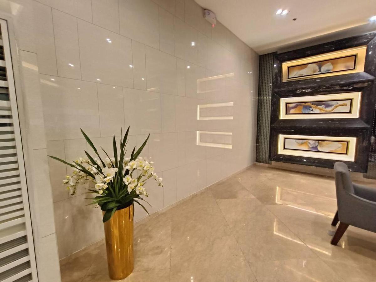 Penthouse Studio At Fame Residence 41St Floor, Shangrila-Megamall Manila Exterior photo